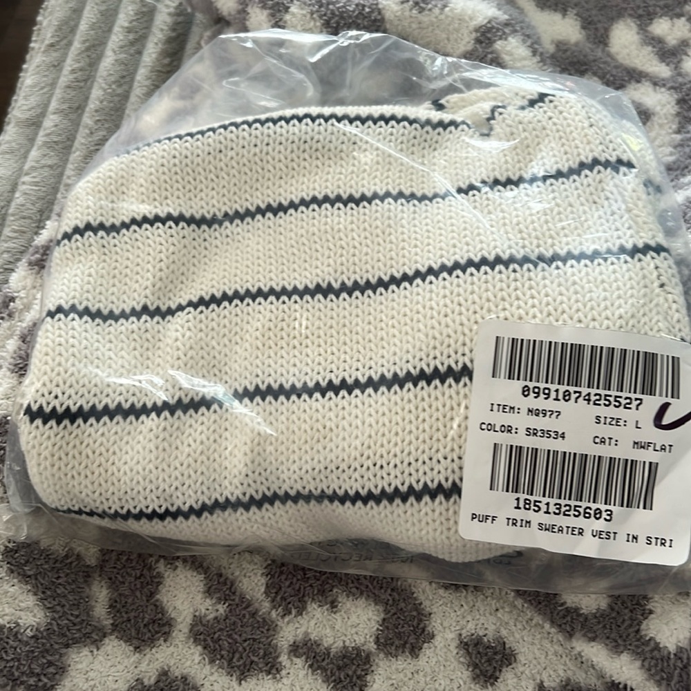 Madewell Puff-Trim Sweater Vest in Stripe NQ977 - Picture 5 of 5